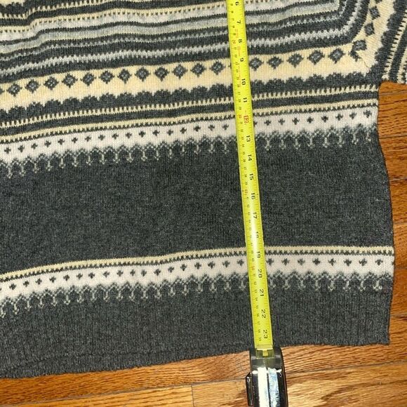 VTG American Eagle outfitter men’s Gray White Faire isle V-Neck pullover Sweater - Picture 8 of 8